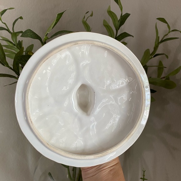 Vintage USA Rare Unique Pottery Covered Dish Leaf Design Gold Trim - Picture 11 of 16